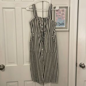 Button front striped dress with wide straps and pockets!